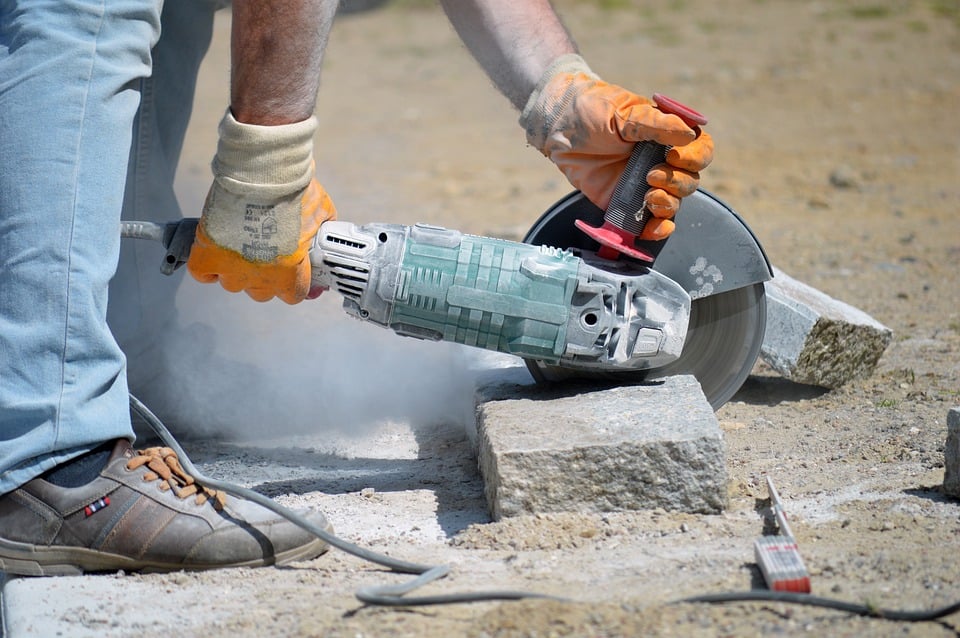 cutting granite stones 8028375 960 720